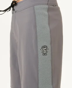Mirage 3-2-One Ultimate 19" Boardshort